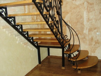 Деревянная лестница ДЛМ07