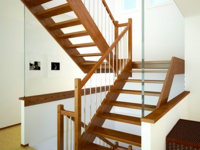 Деревянная лестница ДЛД01
