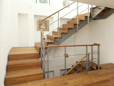 Деревянная лестница ДЛМ04