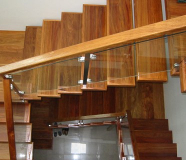 Деревянная лестница ДЛМ05